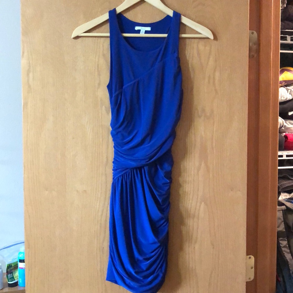 Soprano body con dress.